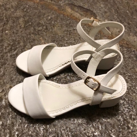 comfortable white dress sandals